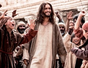Jesus (Diogo Morgado) greets his followers (Casey Crafford / © 2013 LightWorkers Media & Hearst Productions)